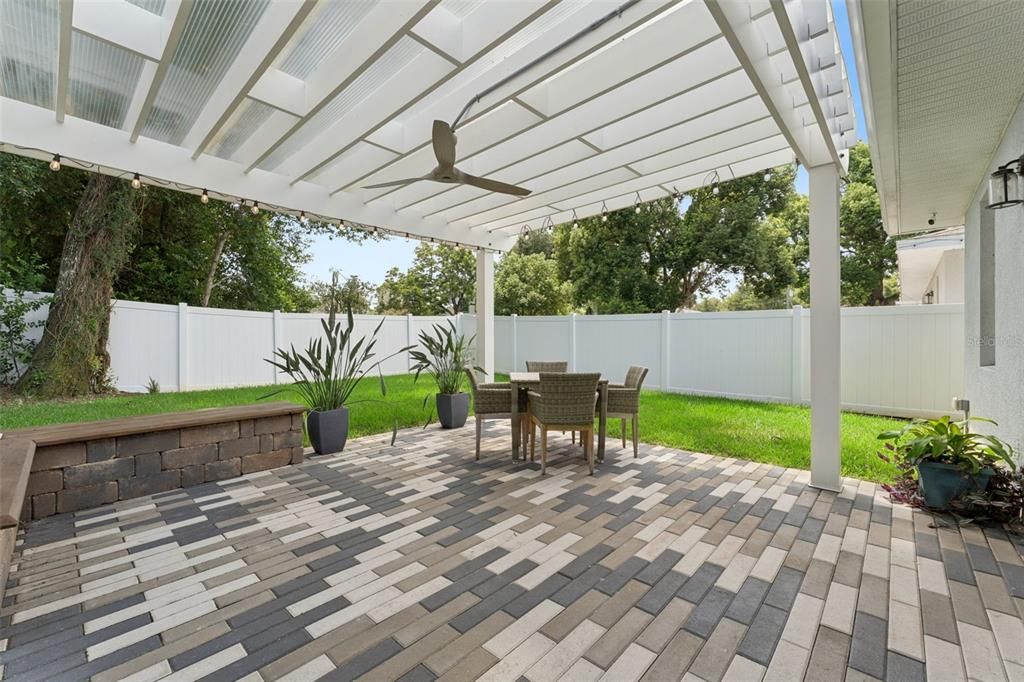 For Sale: $598,900 (4 beds, 2 baths, 1938 Square Feet)