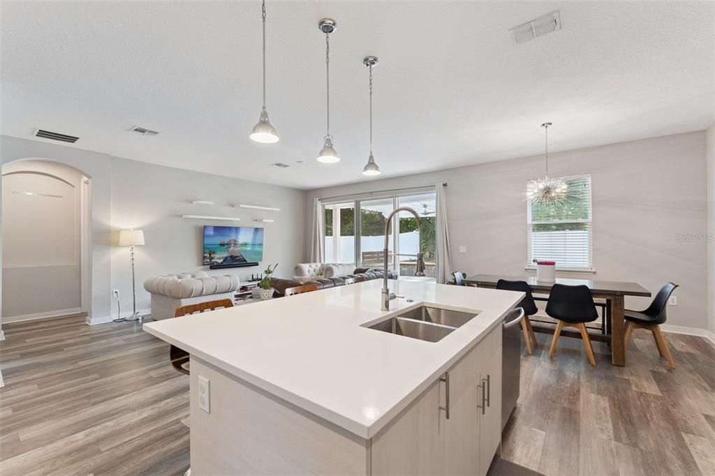 For Sale: $598,900 (4 beds, 2 baths, 1938 Square Feet)