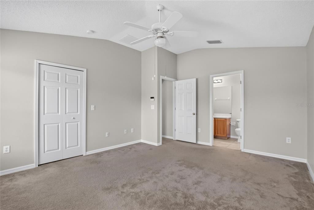 For Sale: $300,000 (3 beds, 2 baths, 1463 Square Feet)