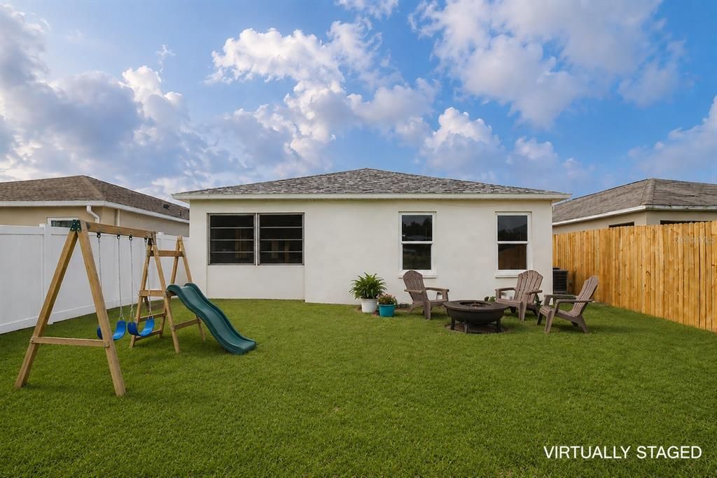 For Sale: $300,000 (3 beds, 2 baths, 1463 Square Feet)