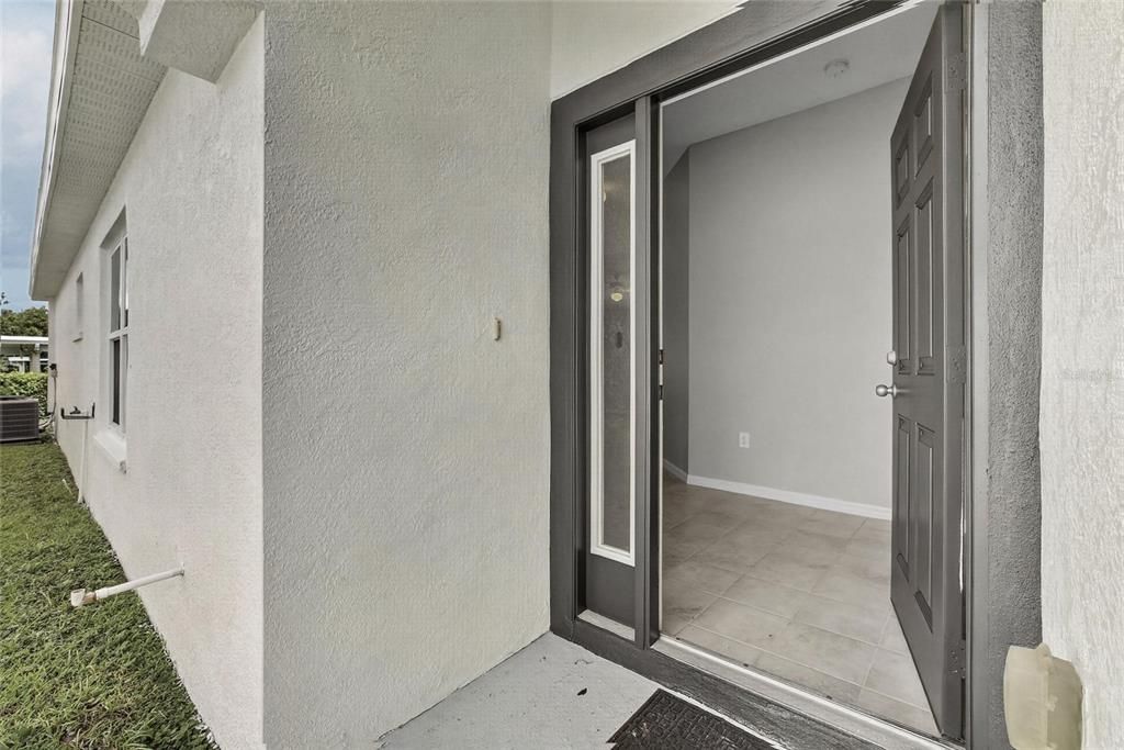 For Sale: $300,000 (3 beds, 2 baths, 1463 Square Feet)