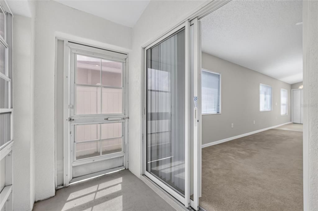 For Sale: $300,000 (3 beds, 2 baths, 1463 Square Feet)