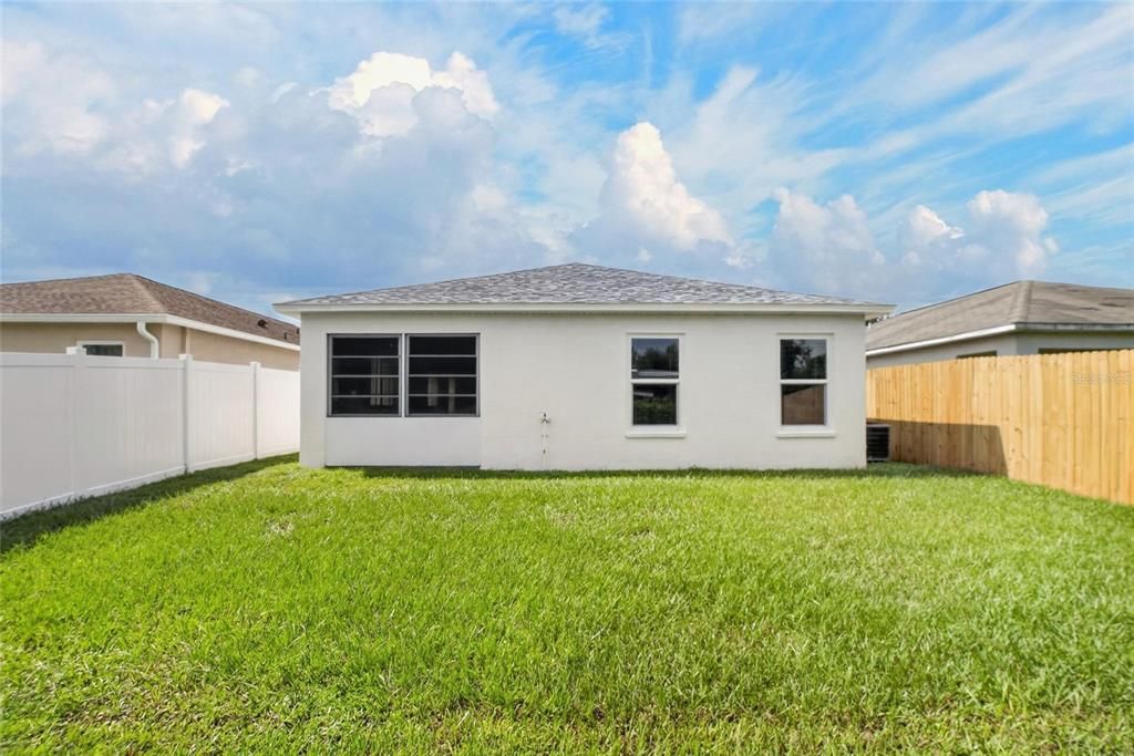 For Sale: $300,000 (3 beds, 2 baths, 1463 Square Feet)