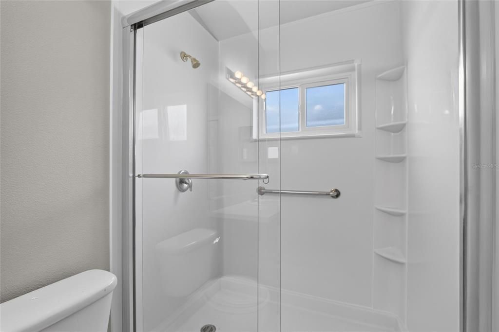 For Sale: $300,000 (3 beds, 2 baths, 1463 Square Feet)