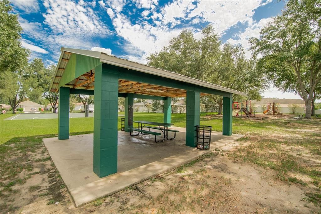 For Sale: $300,000 (3 beds, 2 baths, 1463 Square Feet)