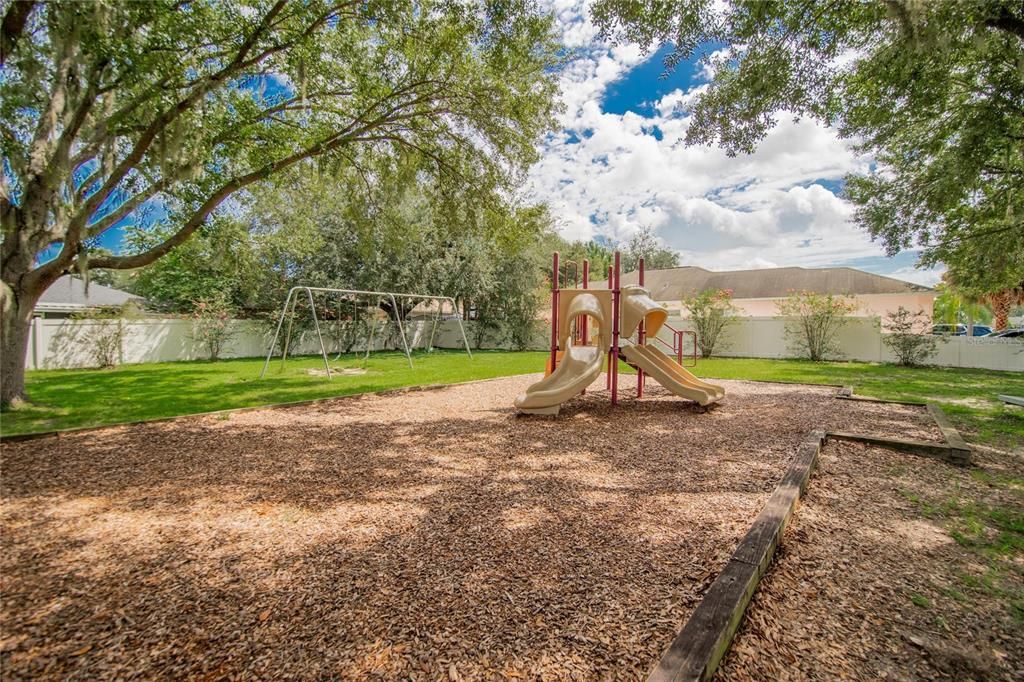 For Sale: $300,000 (3 beds, 2 baths, 1463 Square Feet)