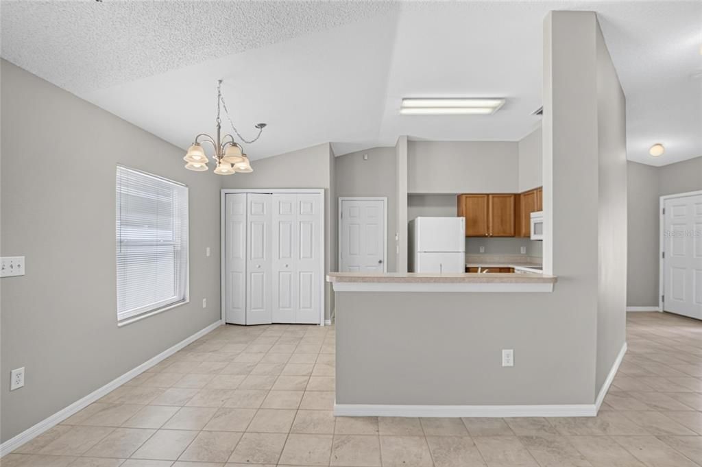 For Sale: $300,000 (3 beds, 2 baths, 1463 Square Feet)
