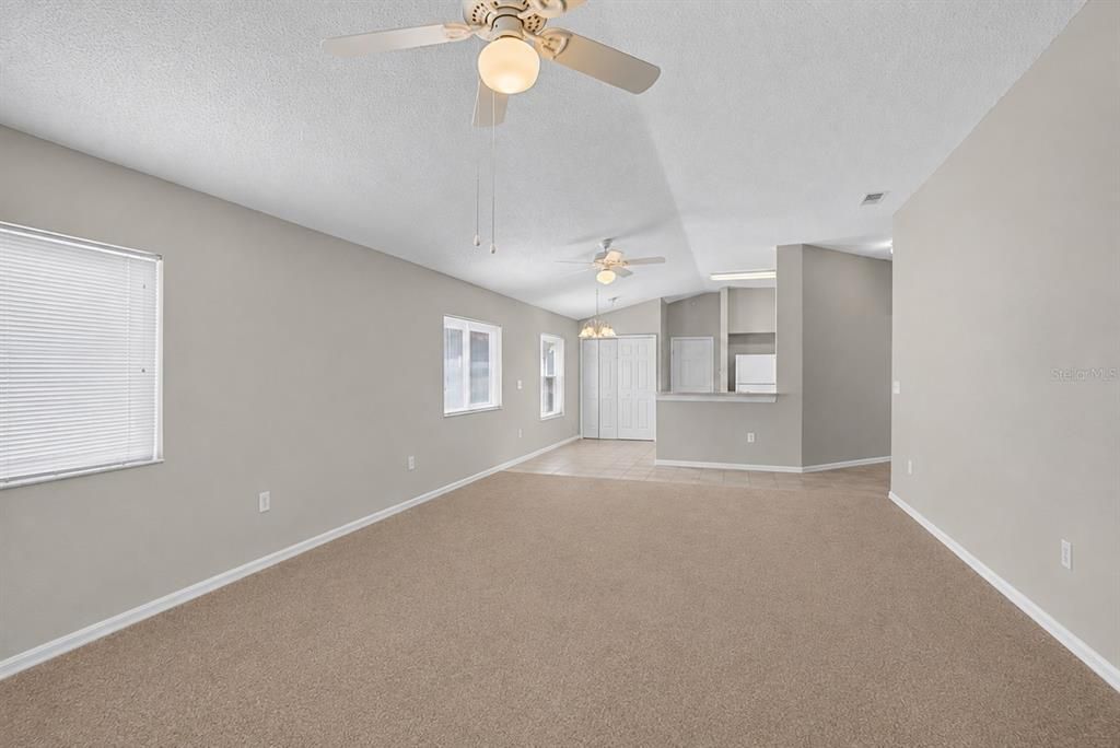 For Sale: $300,000 (3 beds, 2 baths, 1463 Square Feet)