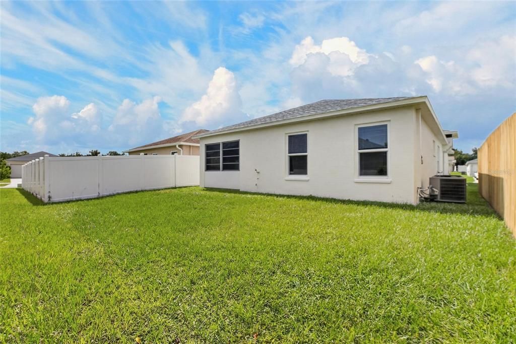 For Sale: $300,000 (3 beds, 2 baths, 1463 Square Feet)