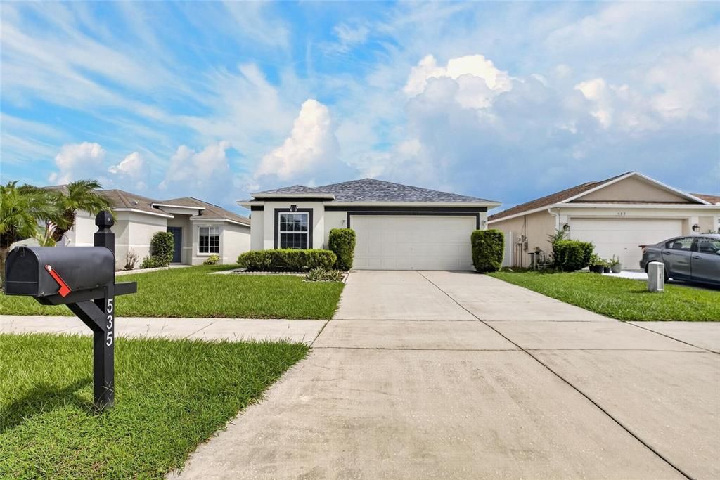 For Sale: $300,000 (3 beds, 2 baths, 1463 Square Feet)