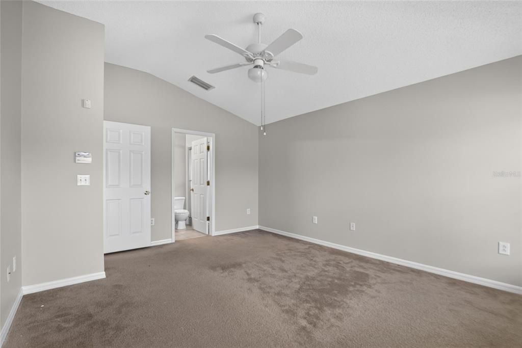 For Sale: $300,000 (3 beds, 2 baths, 1463 Square Feet)