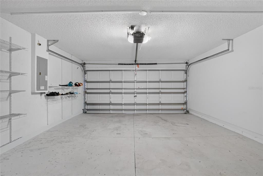 For Sale: $300,000 (3 beds, 2 baths, 1463 Square Feet)