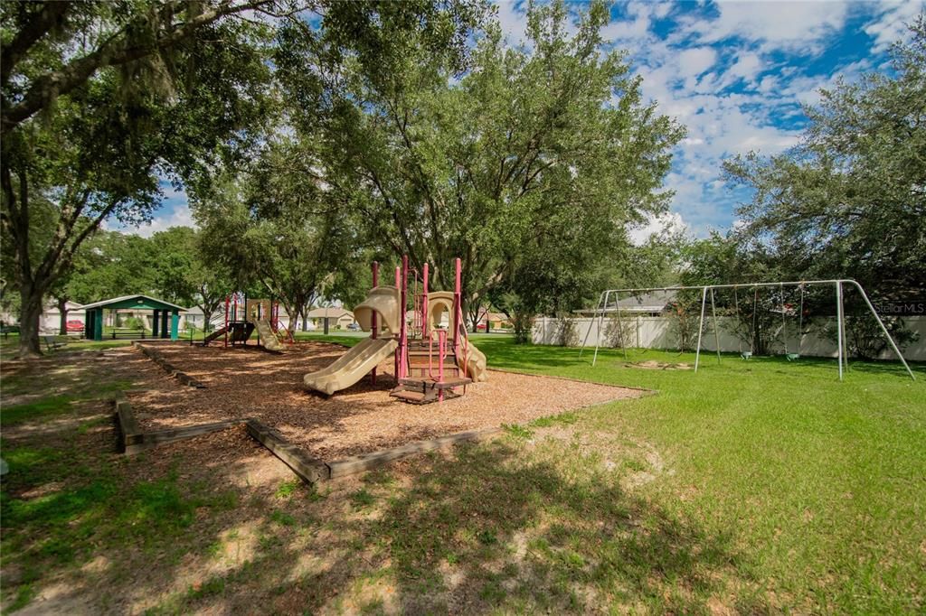 For Sale: $300,000 (3 beds, 2 baths, 1463 Square Feet)