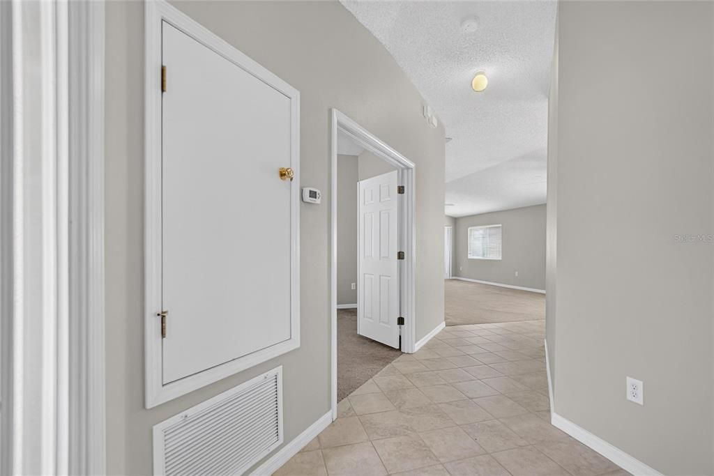 For Sale: $300,000 (3 beds, 2 baths, 1463 Square Feet)