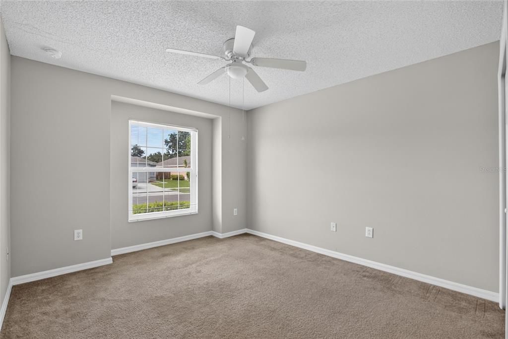 For Sale: $300,000 (3 beds, 2 baths, 1463 Square Feet)