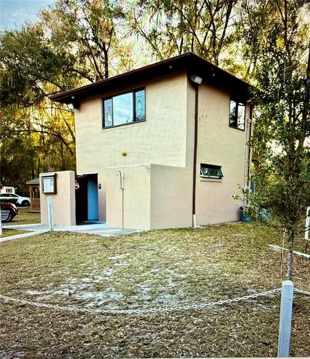 待售: $70,000 (1.21 acres)