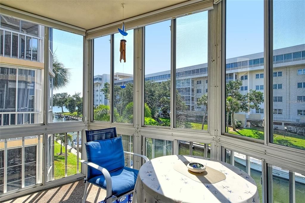 For Sale: $467,000 (1 beds, 2 baths, 780 Square Feet)