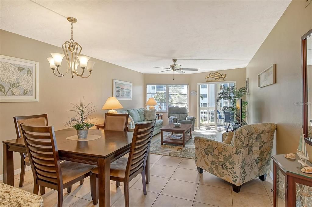 For Sale: $467,000 (1 beds, 2 baths, 780 Square Feet)
