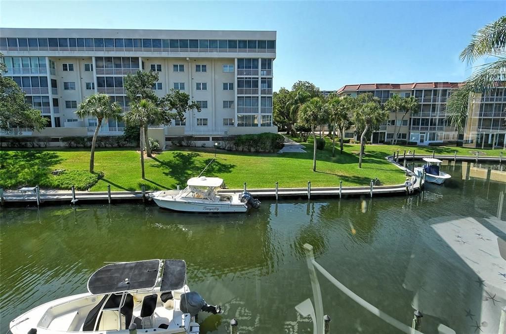 For Sale: $467,000 (1 beds, 2 baths, 780 Square Feet)