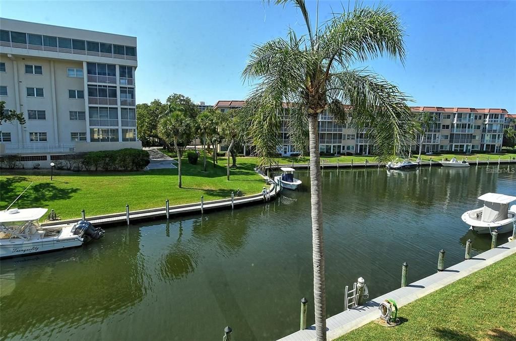 For Sale: $467,000 (1 beds, 2 baths, 780 Square Feet)