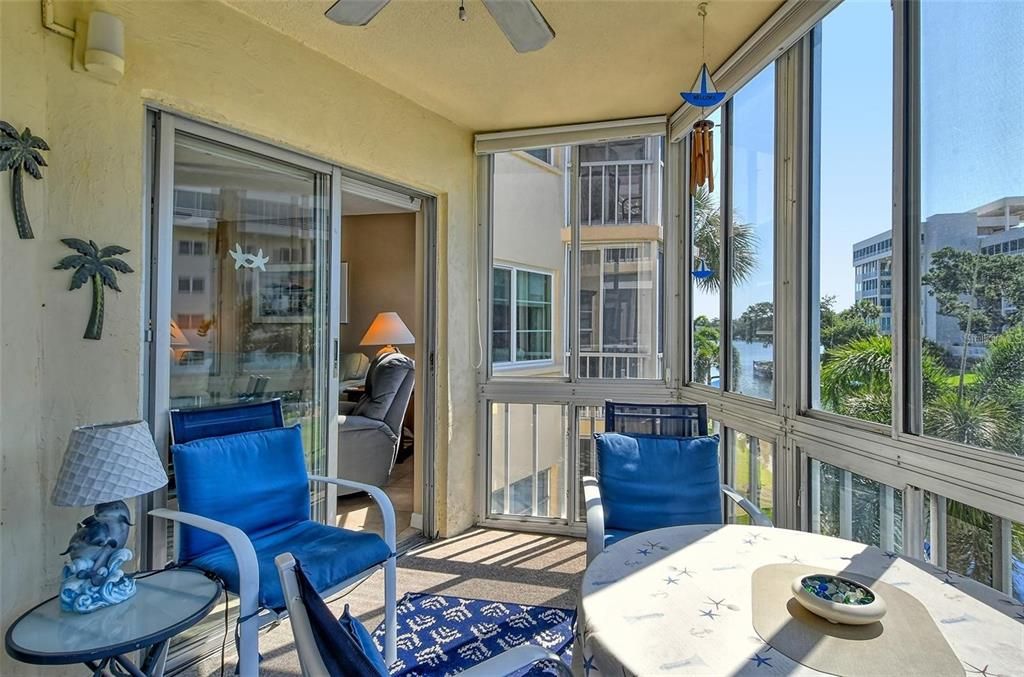 For Sale: $467,000 (1 beds, 2 baths, 780 Square Feet)