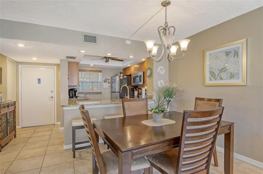 For Sale: $467,000 (1 beds, 2 baths, 780 Square Feet)