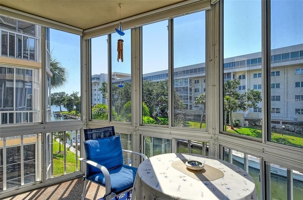 For Sale: $467,000 (1 beds, 2 baths, 780 Square Feet)