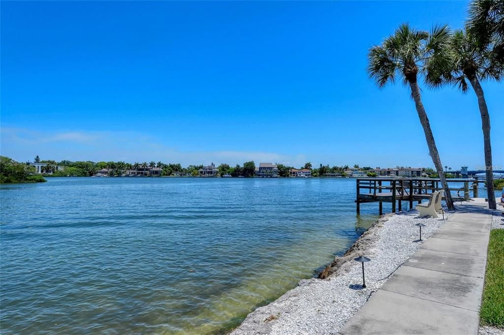 For Sale: $467,000 (1 beds, 2 baths, 780 Square Feet)