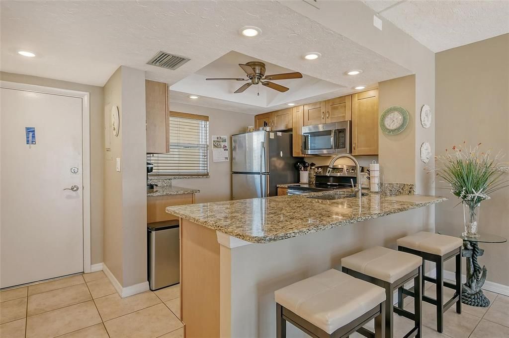 For Sale: $467,000 (1 beds, 2 baths, 780 Square Feet)