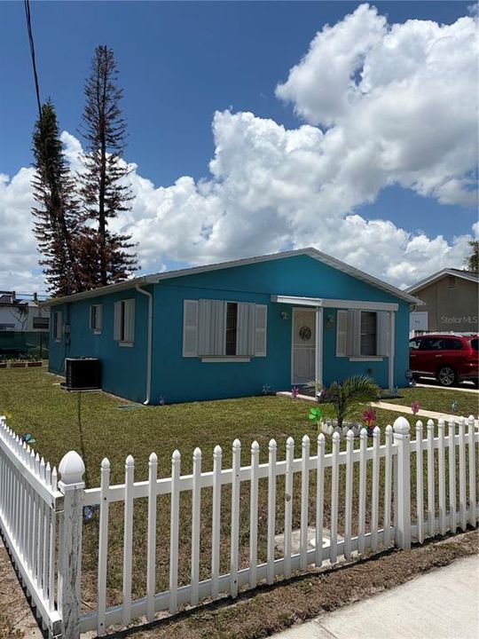For Sale: $235,000 (2 beds, 2 baths, 1008 Square Feet)