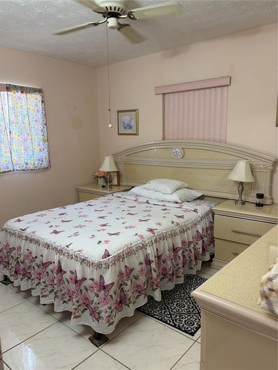 For Sale: $235,000 (2 beds, 2 baths, 1008 Square Feet)