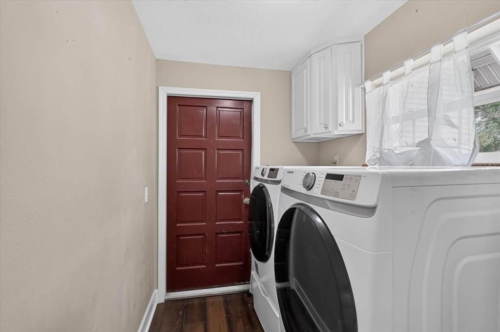 For Sale: $650,000 (3 beds, 2 baths, 2407 Square Feet)
