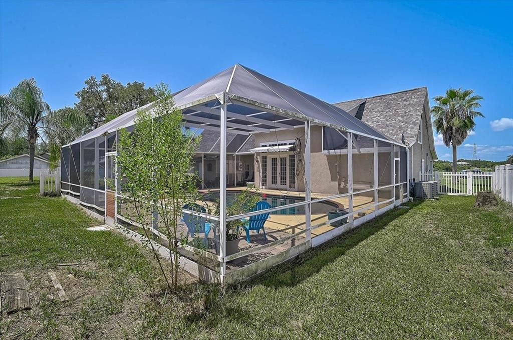 For Sale: $650,000 (3 beds, 2 baths, 2407 Square Feet)