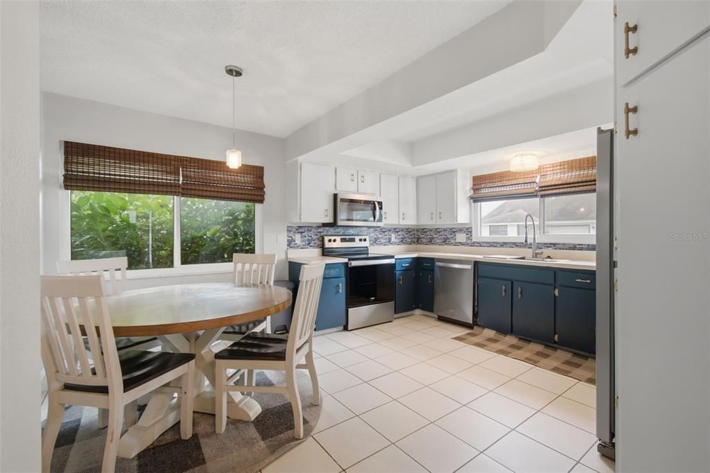 En Venta: $365,000 (3 camas, 2 baños, 1169 Pies cuadrados)
