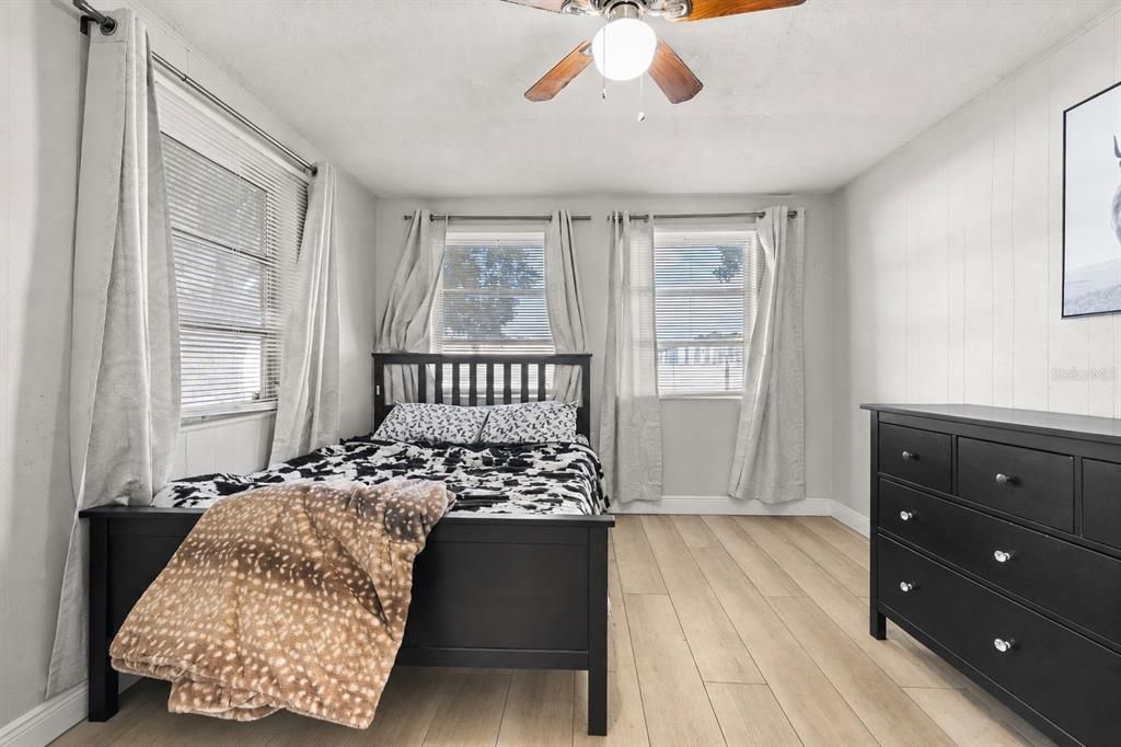 For Sale: $220,000 (3 beds, 0 baths, 1300 Square Feet)