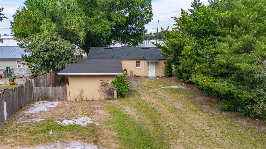 For Sale: $220,000 (3 beds, 0 baths, 1300 Square Feet)