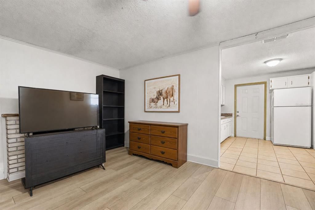 For Sale: $220,000 (3 beds, 0 baths, 1300 Square Feet)