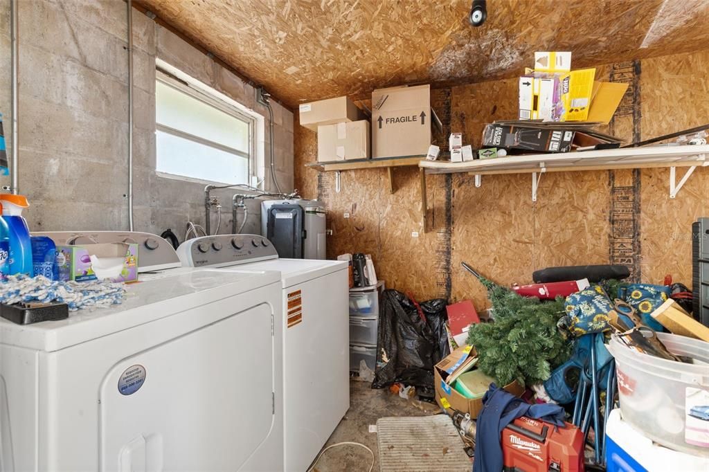 For Sale: $220,000 (3 beds, 0 baths, 1300 Square Feet)