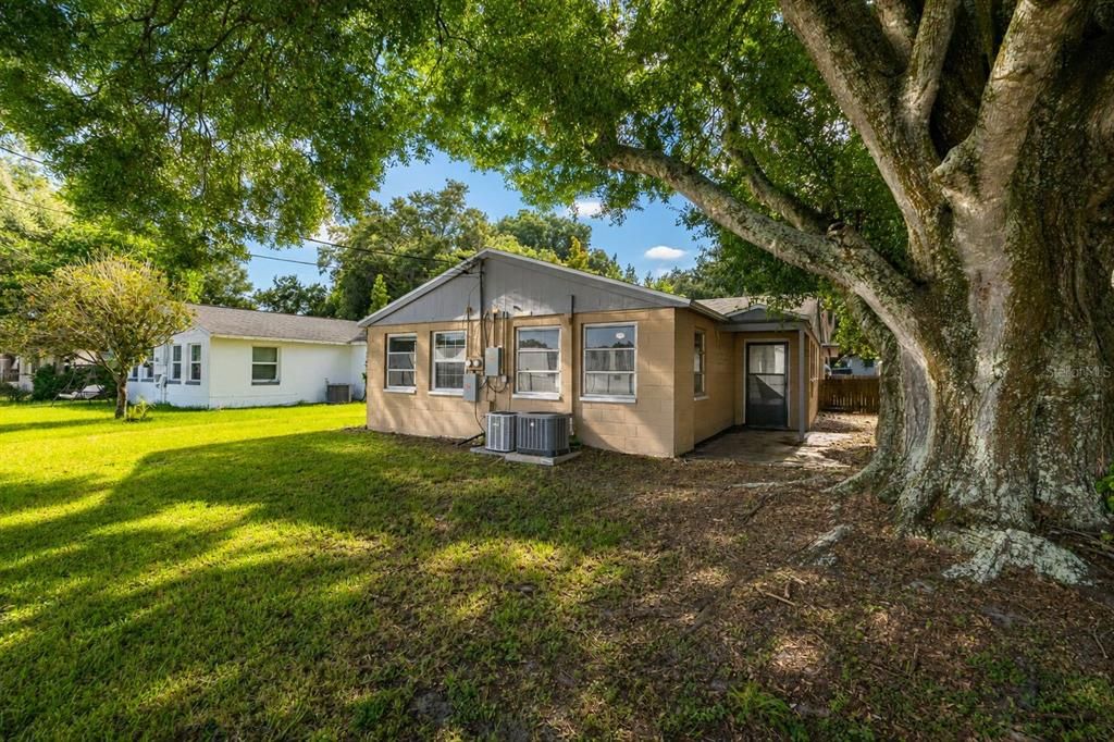 For Sale: $220,000 (3 beds, 0 baths, 1300 Square Feet)
