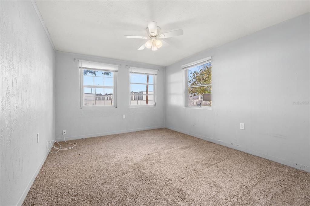 For Sale: $220,000 (3 beds, 0 baths, 1300 Square Feet)