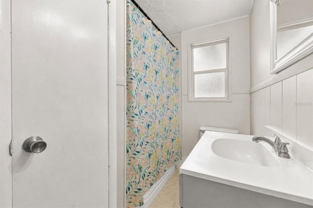 For Sale: $220,000 (3 beds, 0 baths, 1300 Square Feet)