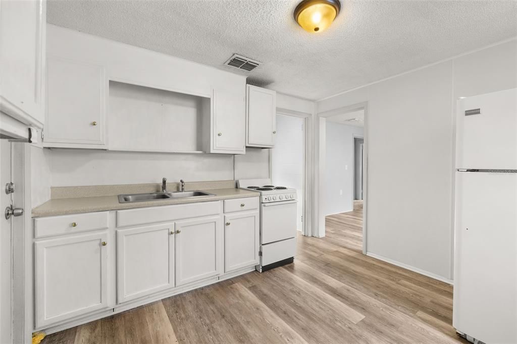 For Sale: $220,000 (3 beds, 0 baths, 1300 Square Feet)