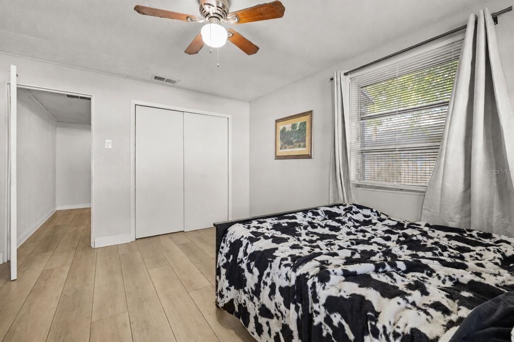For Sale: $220,000 (3 beds, 0 baths, 1300 Square Feet)