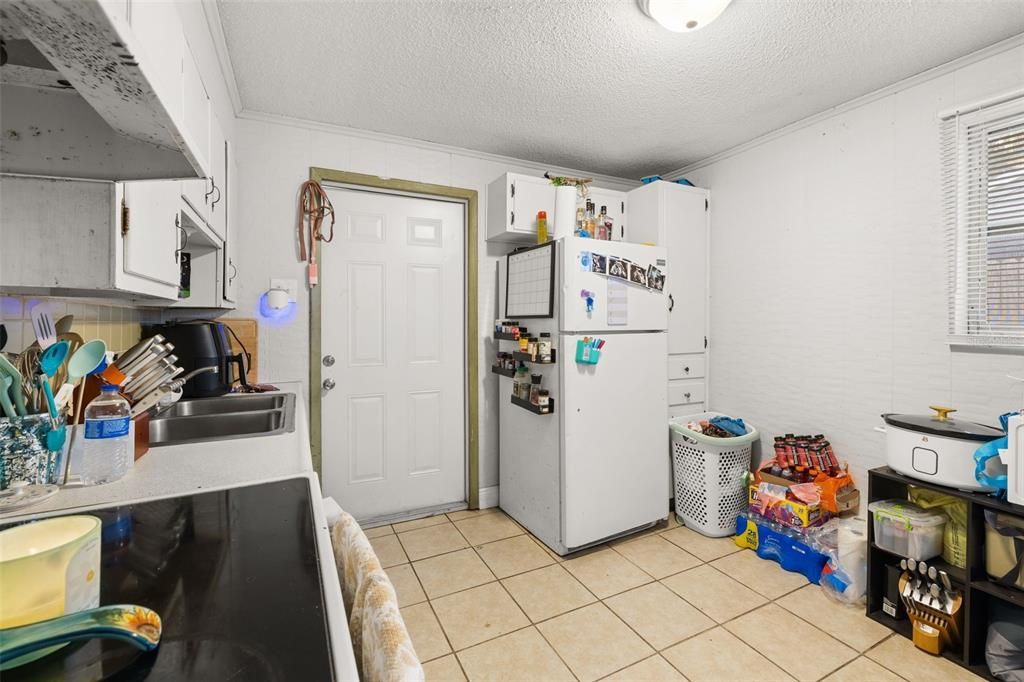 For Sale: $220,000 (3 beds, 0 baths, 1300 Square Feet)