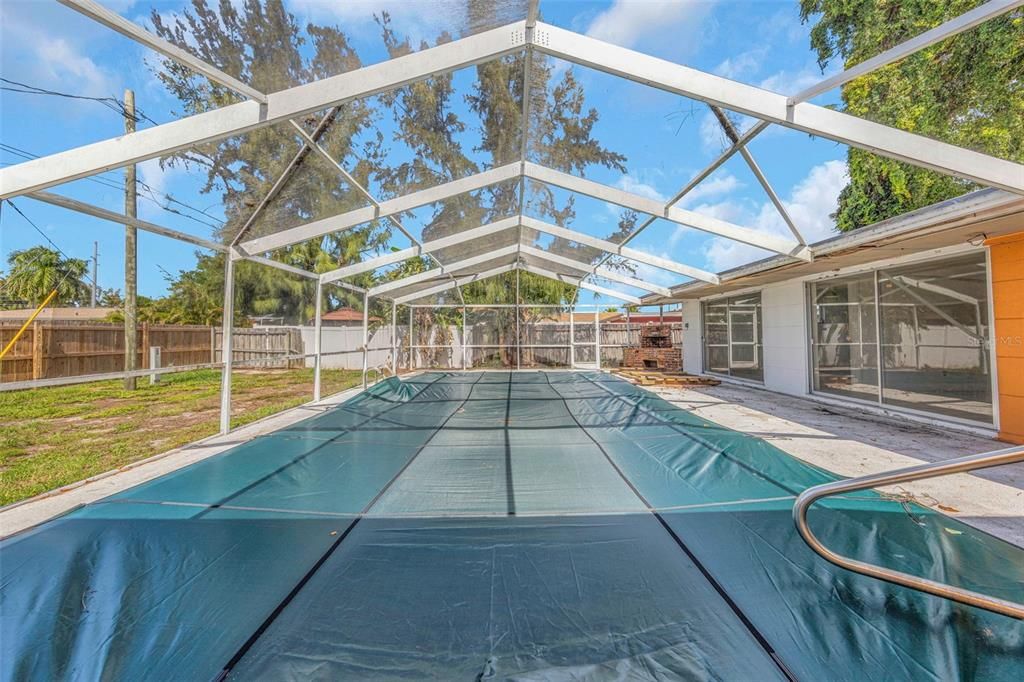En Venta: $395,000 (4 camas, 2 baños, 1939 Pies cuadrados)