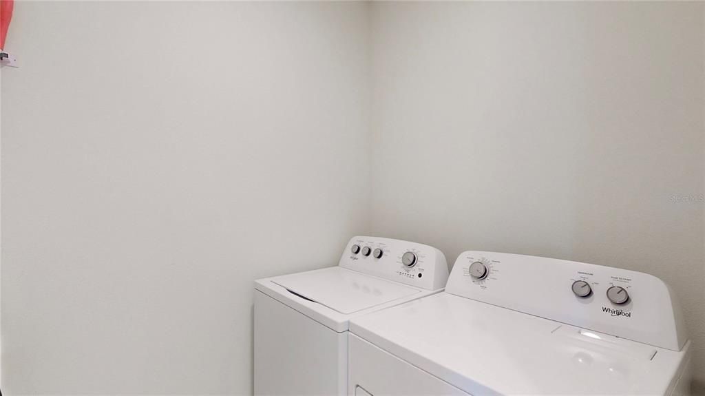 For Sale: $275,000 (3 beds, 2 baths, 1316 Square Feet)