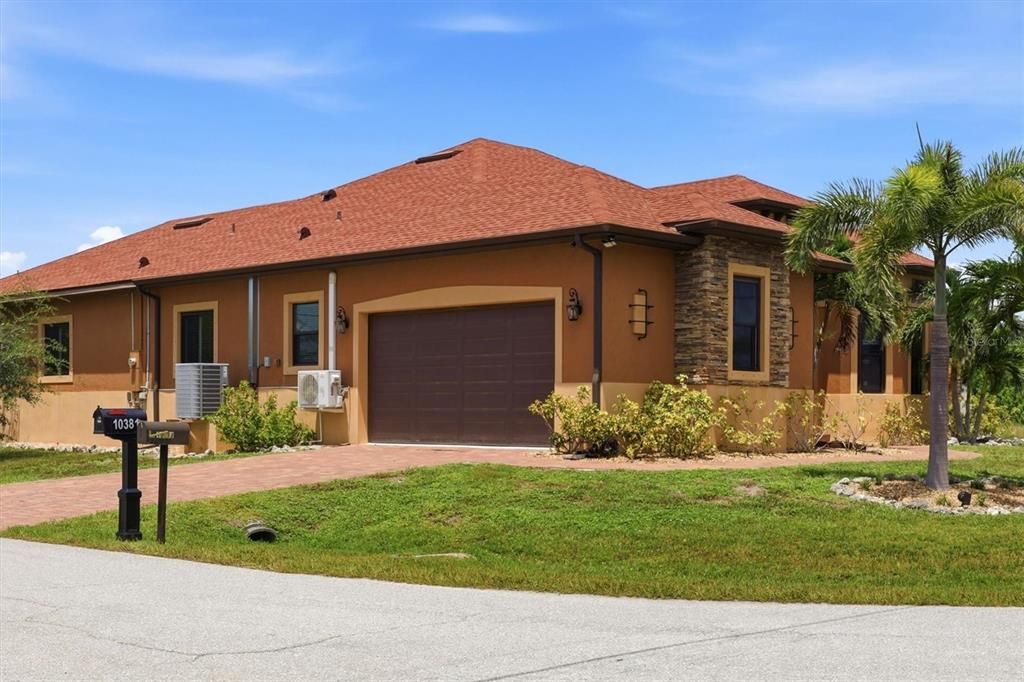 En Venta: $548,000 (3 camas, 2 baños, 2696 Pies cuadrados)