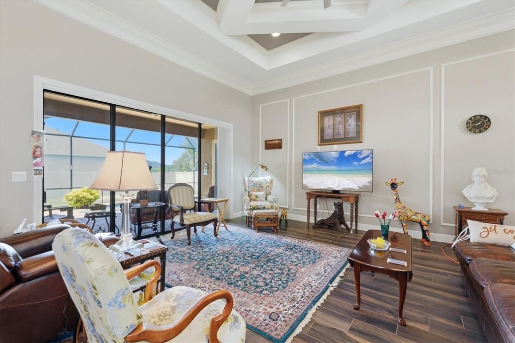 En Venta: $548,000 (3 camas, 2 baños, 2696 Pies cuadrados)