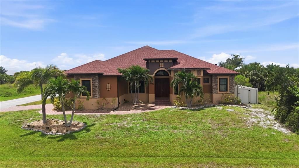 En Venta: $548,000 (3 camas, 2 baños, 2696 Pies cuadrados)