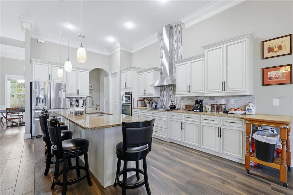 En Venta: $548,000 (3 camas, 2 baños, 2696 Pies cuadrados)